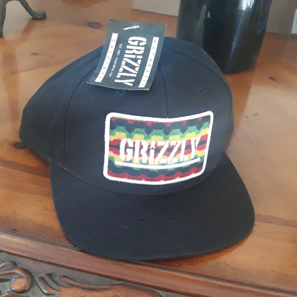New Grizzly grip snap back rasta patch